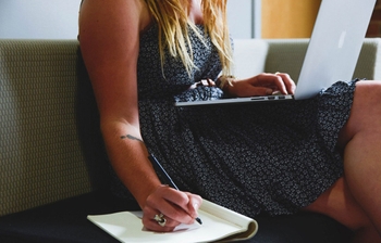 7 maneiras como os cursos online ajudam na atualização profissional